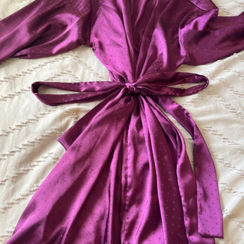 Purple Robe - Picture 3 of 7